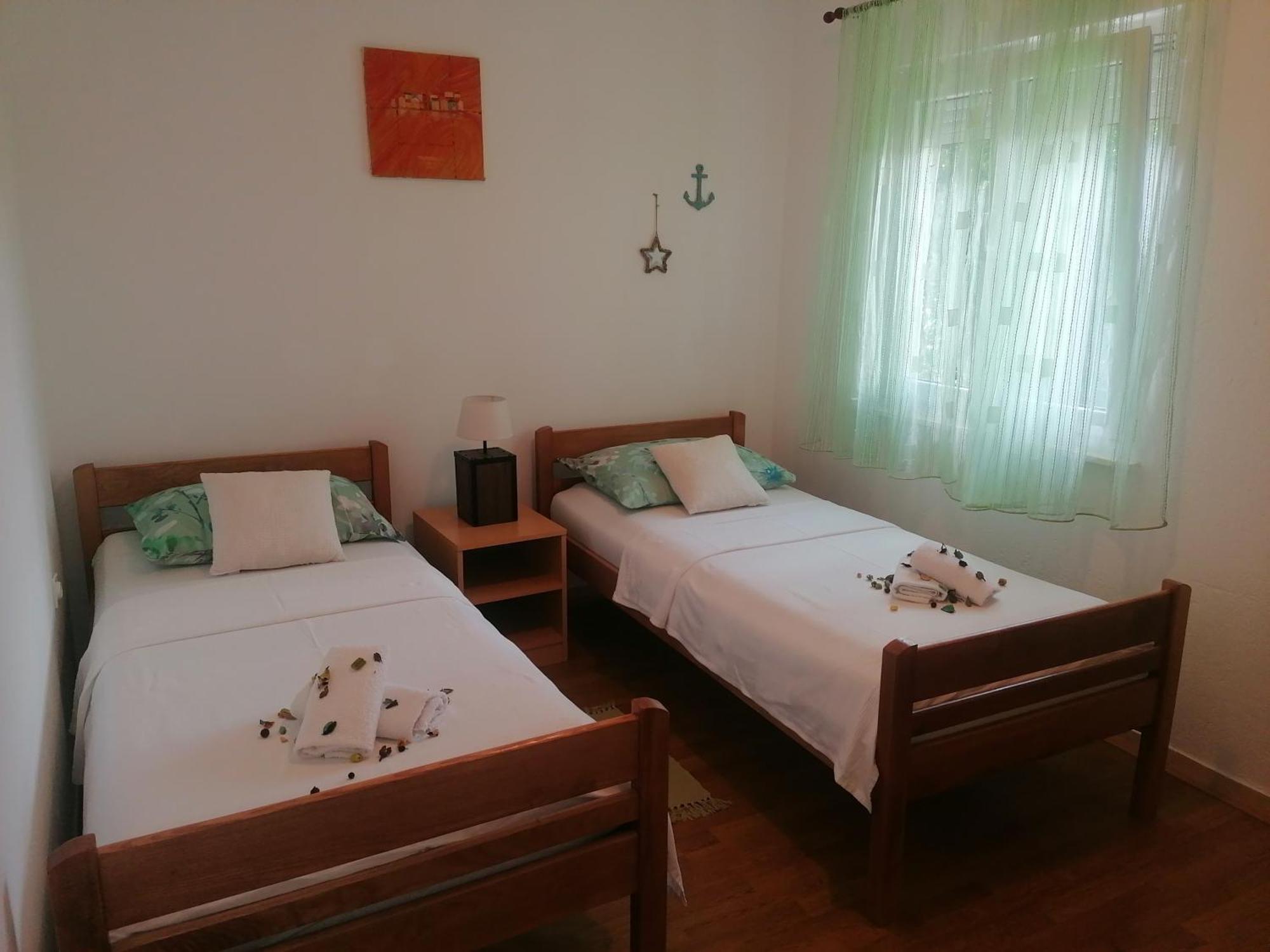 Apartman Volarevic Donji Karin Экстерьер фото